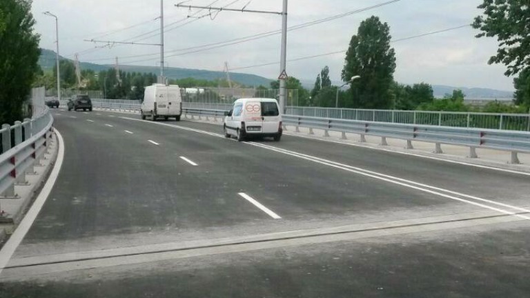 Възстановиха движението по Аспаруховия мост във Варна
