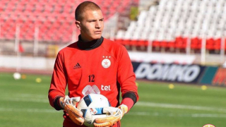 Младежкият национал Петър Петров остана без отбор 21 годишният вратар разтрогна