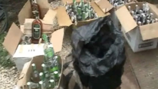 Спецполицаи нахлуха в нелегален цех за алкохол