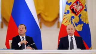 Премиерът на Русия Дмитрий Медведев е наредил на правителството да