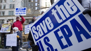 Американският президент Доналд Тръмп няма да обяви извънредно положение веднага