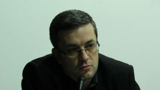 Политиците са склонни да ограничават свободата на словото, смята Тома Биков