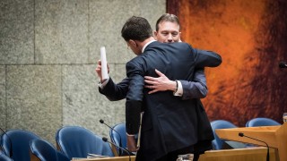Правителството на Холандия оцеля във вот на недоверие предаде АП