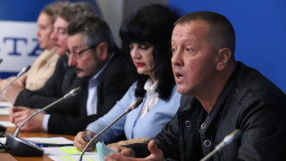 Знакови лица от Народният театър Иван Вазов обявяващи се против