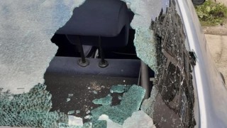 Тази нощ бяха изпочупени стъклата на автомобила на кандидата на