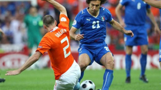 Холандски защитник под съмнение за мача с Шотландия