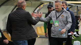 Старши треньорът на Ботев Пловдив Азрудин Валентич е наблегнал сериозно