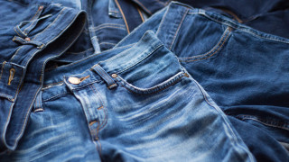 Чифт дънки Levi s от 1880 г бяха продадени на търг