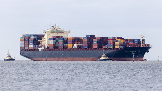 Продължително прекъсване на корабоплаването през Суецкия канал може да повиши
