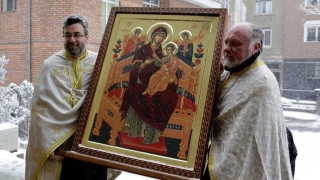 Икона, която помага на онкоболни, е в София