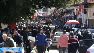 Палестинец рани Осем души при нападение с кола и атака с нож