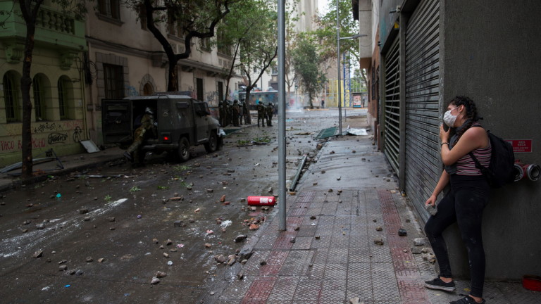 Чили приема нова конституция – ключово искане на протестиращите