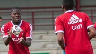 Французинът Джон Кристоф Айна е първият чуждестранен футболист постигнал споразумение с