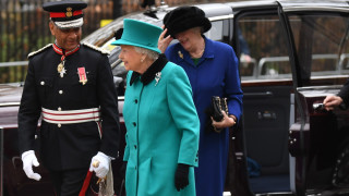 Кралица Елизабет изпрати послание към британската политическа класа да спре
