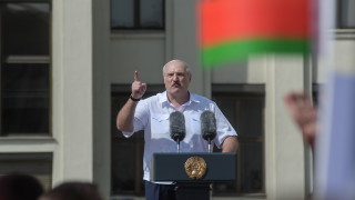 Беларуският президент Александър Лукашенко преживя година на протести международно напрежение