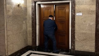 11 26 вицепремиерът Зафиров е привикан в 222А Ясно ли