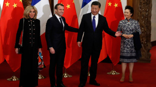 Макрон завладява китайския път на коприната с расов гвардейски жребец