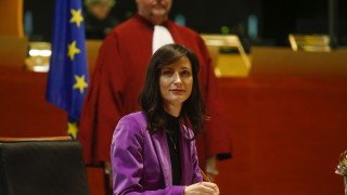 Мария Габриел застана зад Тунберг: Не се полагат достатъчно усилия в борбата с климатичната криза