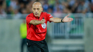 Легендарният рефер Джунейт Чакър планира прекратяване на кариерата си За