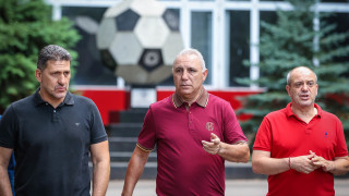 Футболната легенда Христо Стоичков който е специален гост на Армейския