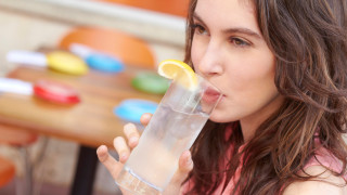 Какво се случва с тялото ни, ако пием ледено студена вода