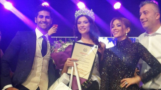 Новата "Мис България" се разплака, след като получи короната (СНИМКИ)