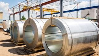 След като затвори завод, най-голямата компания за алуминий в Европа иска санции за руски метали