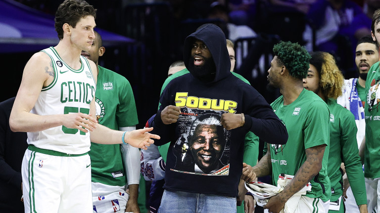 Баскетболист се поряза при поливане на цветя