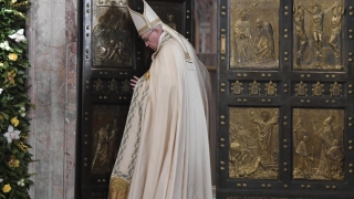Папа Франциск се обърна към католиците с писмо в което