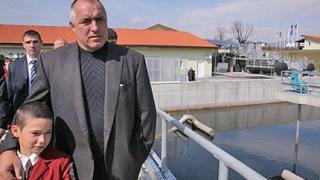 Борисов пожела на хисарци повече деца и им обеща минералните бани