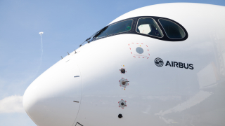 Airbus частично възобновява производството си в Испания и Франция