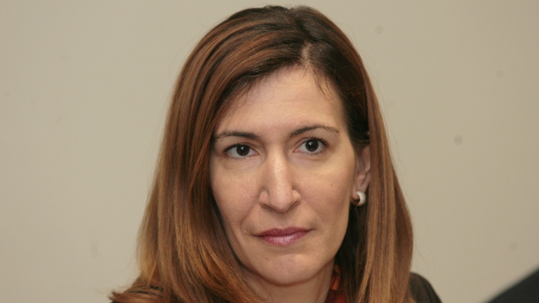 Ангелкова пожела работата в туризма да продължи под пара