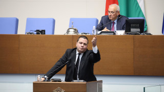 Андрей Гюров с какво право подписва 10 годишно споразумение с Украйна