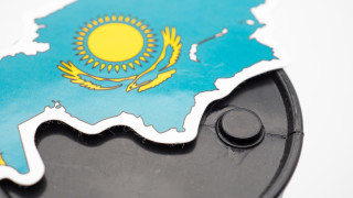 Казахстан пренасочва част от добива на нефт от гигантското находище