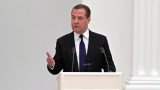 Медведев: Нека Съединени американски щати да тичат или да пълзят сами и да изискат договаряния 