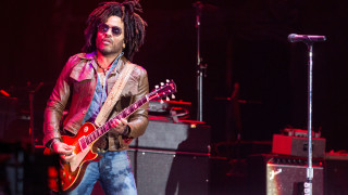 Днес 26 май рожден ден празнува американският певец музикант и