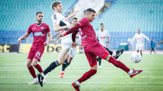 Двубоят от третия кръг на Първа Лига между отборите на