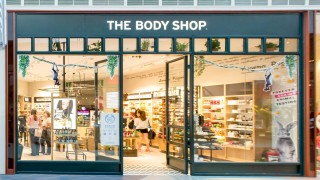 Основаната преди почти половин век британска верига за козметика и