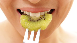 Защо досега сме яли киви по грешния начин