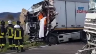 Българин загина при катастрофа с 3 тира в Италия