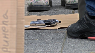 Дългогодишен спор между съседи който ескалира след монтирането на междинна