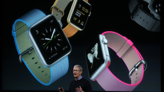 Apple Watch постави рекорд в продажбите си