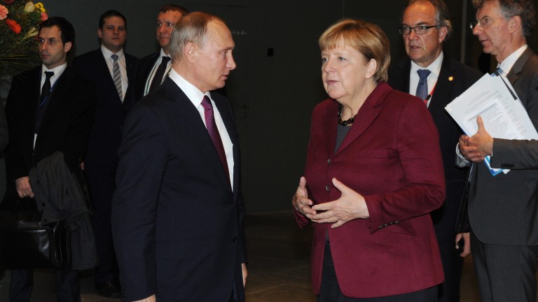 Германският канцлер Ангела Меркел и френският президент Еманюел Макрон обявиха,