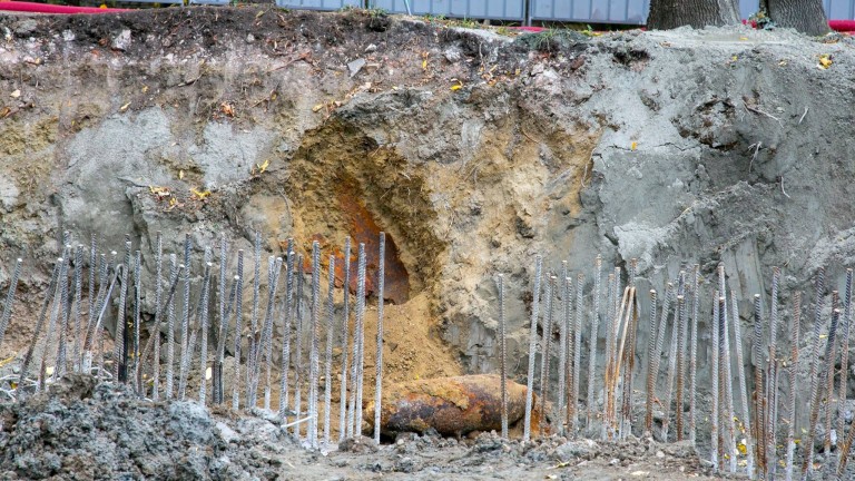 Унищожават намерената в София бомба на военния полигон край Сливница