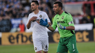 Футболистите на Славия трябва да целуват ръцете на ветерана Георги