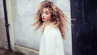 Днес е премиерата на дебютния албум на Ella Eyre