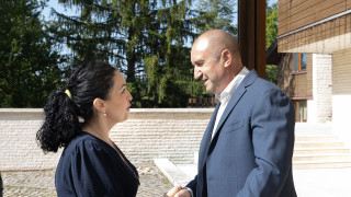 Държавният глава Румен Радев разговаря днес резиденция в кв Бояна