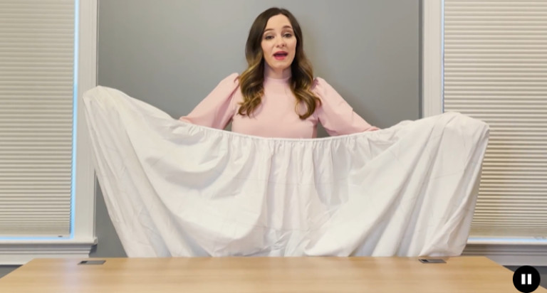 Чаршаф с ластик и как да го сгънем перфектно в пет лесни стъпки Чаршаф с ластик и как да го сгънем перфектно в пет лесни стъпки