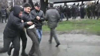 Сблъсъци между милицията и заселници в Бишкек
