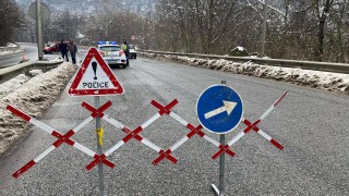 Все още е затворен участък от пътя II-16 Своге - Ребърково